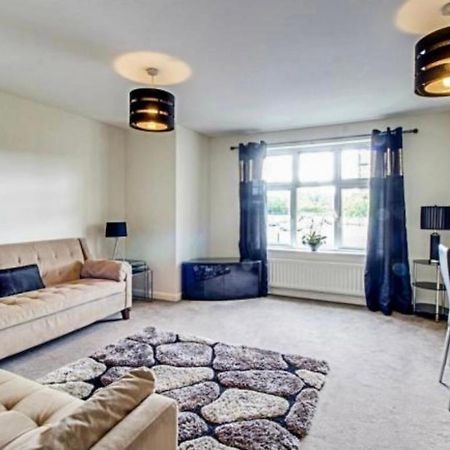 The Wickets - 2 Bedroom Apartment Overlooking Cricket Club Marton-in-Cleveland ภายนอก รูปภาพ
