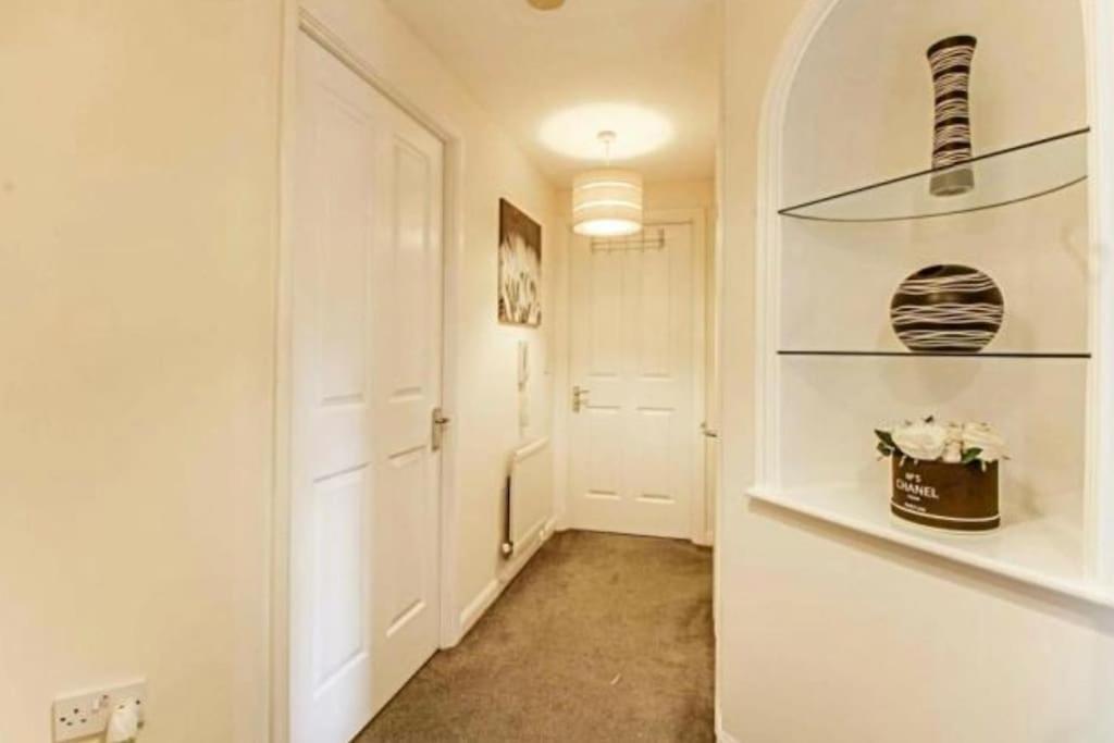 The Wickets - 2 Bedroom Apartment Overlooking Cricket Club Marton-in-Cleveland ภายนอก รูปภาพ