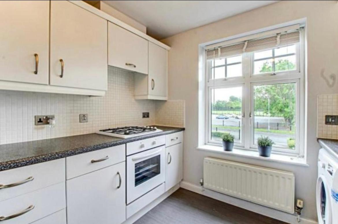 The Wickets - 2 Bedroom Apartment Overlooking Cricket Club Marton-in-Cleveland ภายนอก รูปภาพ