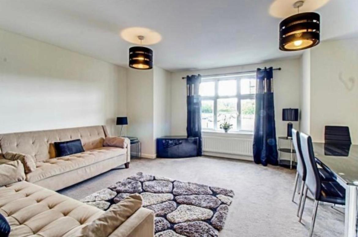 The Wickets - 2 Bedroom Apartment Overlooking Cricket Club Marton-in-Cleveland ภายนอก รูปภาพ