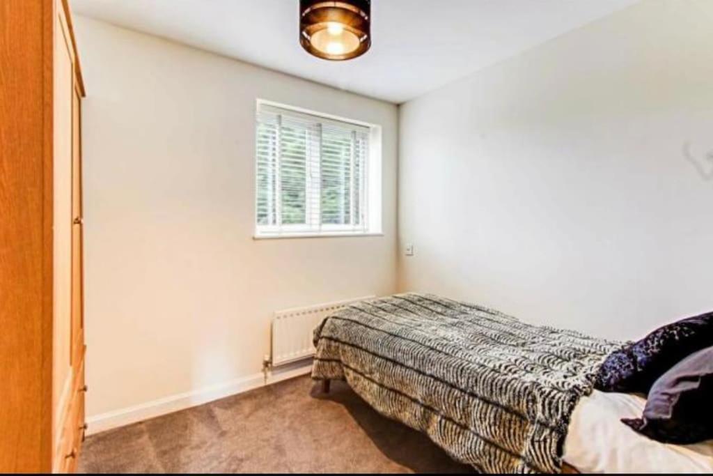 The Wickets - 2 Bedroom Apartment Overlooking Cricket Club Marton-in-Cleveland ภายนอก รูปภาพ