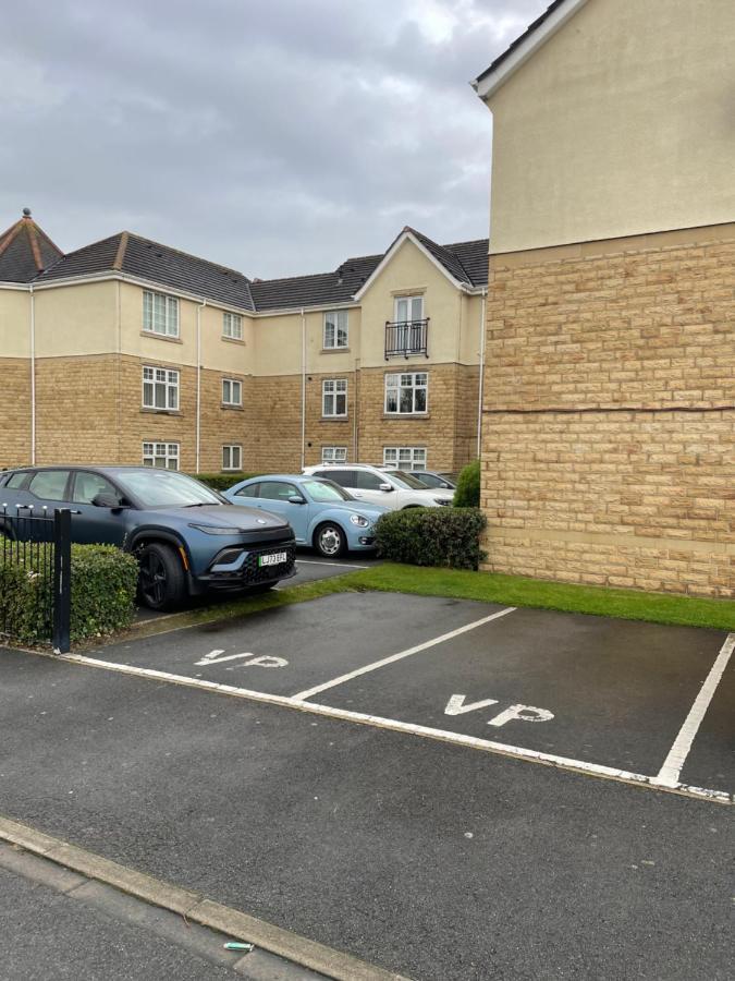 The Wickets - 2 Bedroom Apartment Overlooking Cricket Club Marton-in-Cleveland ภายนอก รูปภาพ