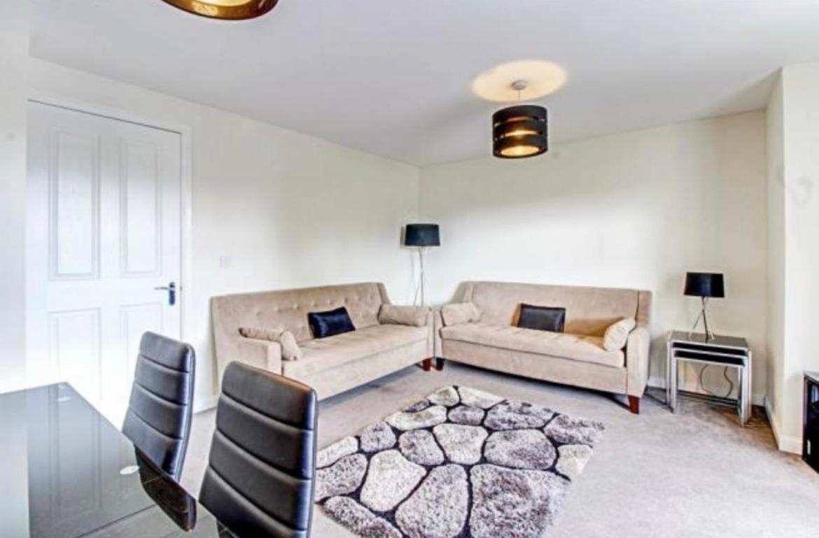 The Wickets - 2 Bedroom Apartment Overlooking Cricket Club Marton-in-Cleveland ภายนอก รูปภาพ